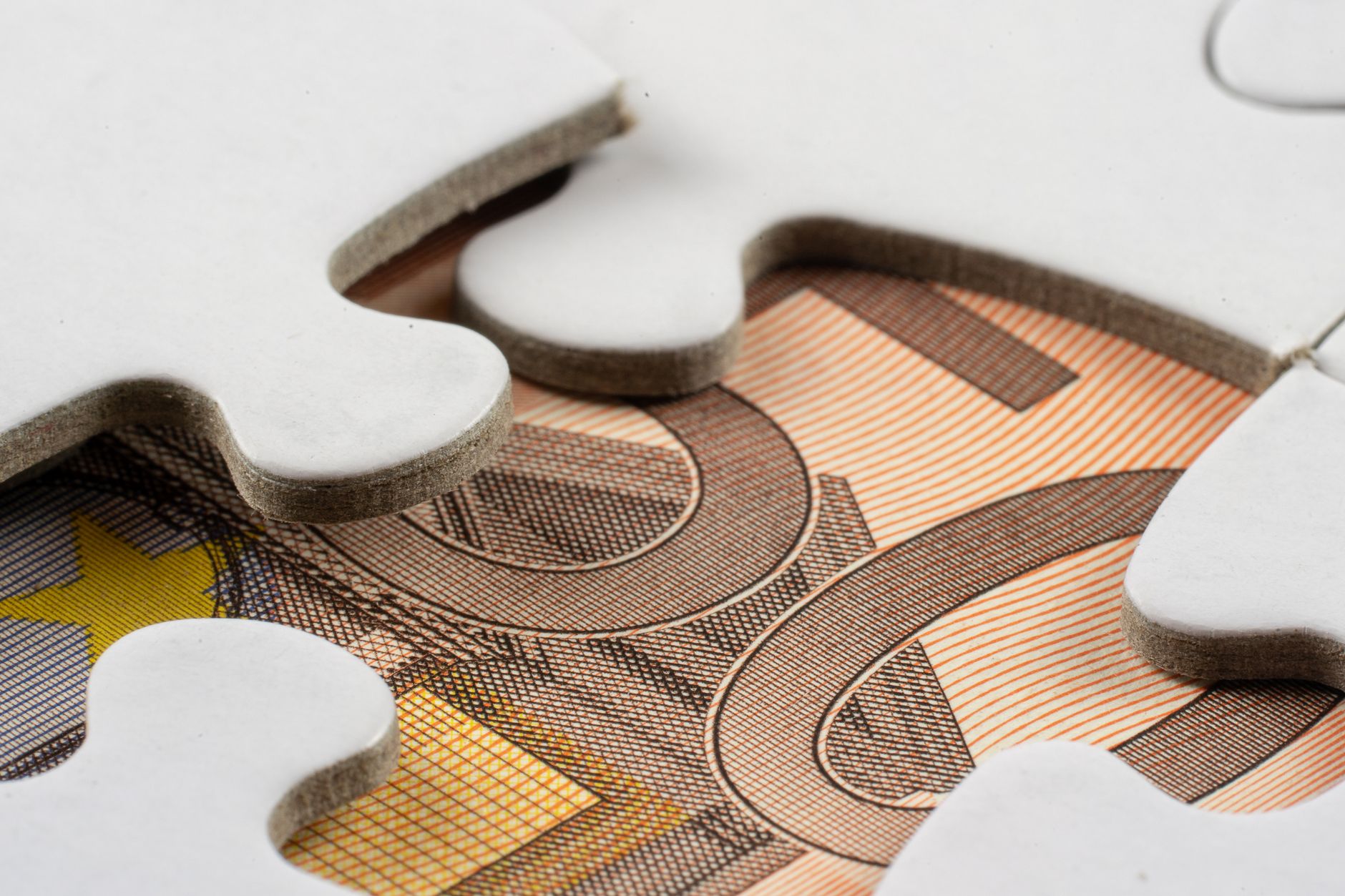 A Photronics Director Sold 10,000 Company Shares. Should Investors Avoid the Stock?