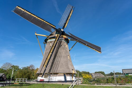 Бесплатное стоковое фото с ветровая энергия, ветряная мельница, возобновляемый источник энергии