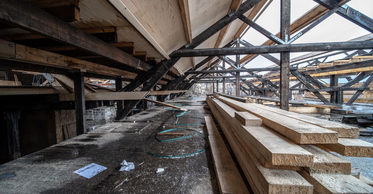 Dachboden mit freiliegenden Holzbalken