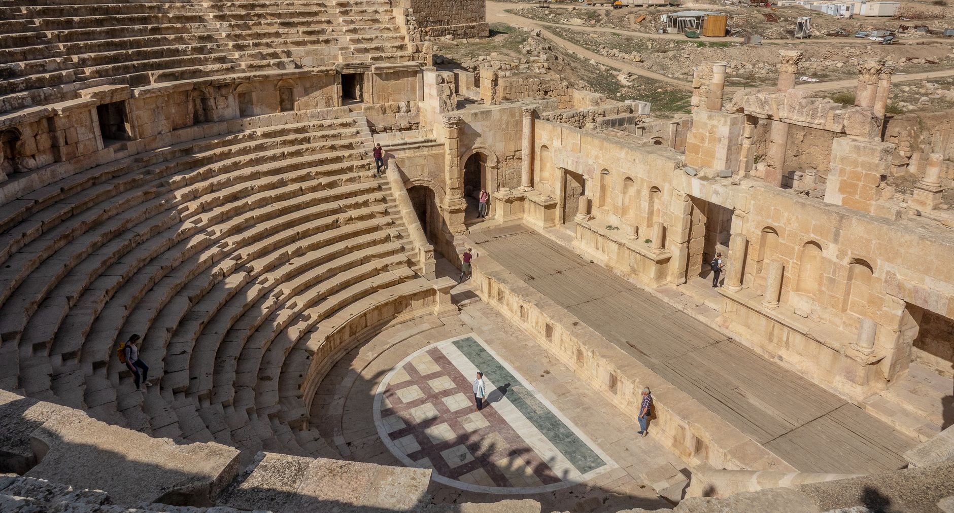 jerash hadrianic arch jordan roman triumphal arch ancient gate south entrance