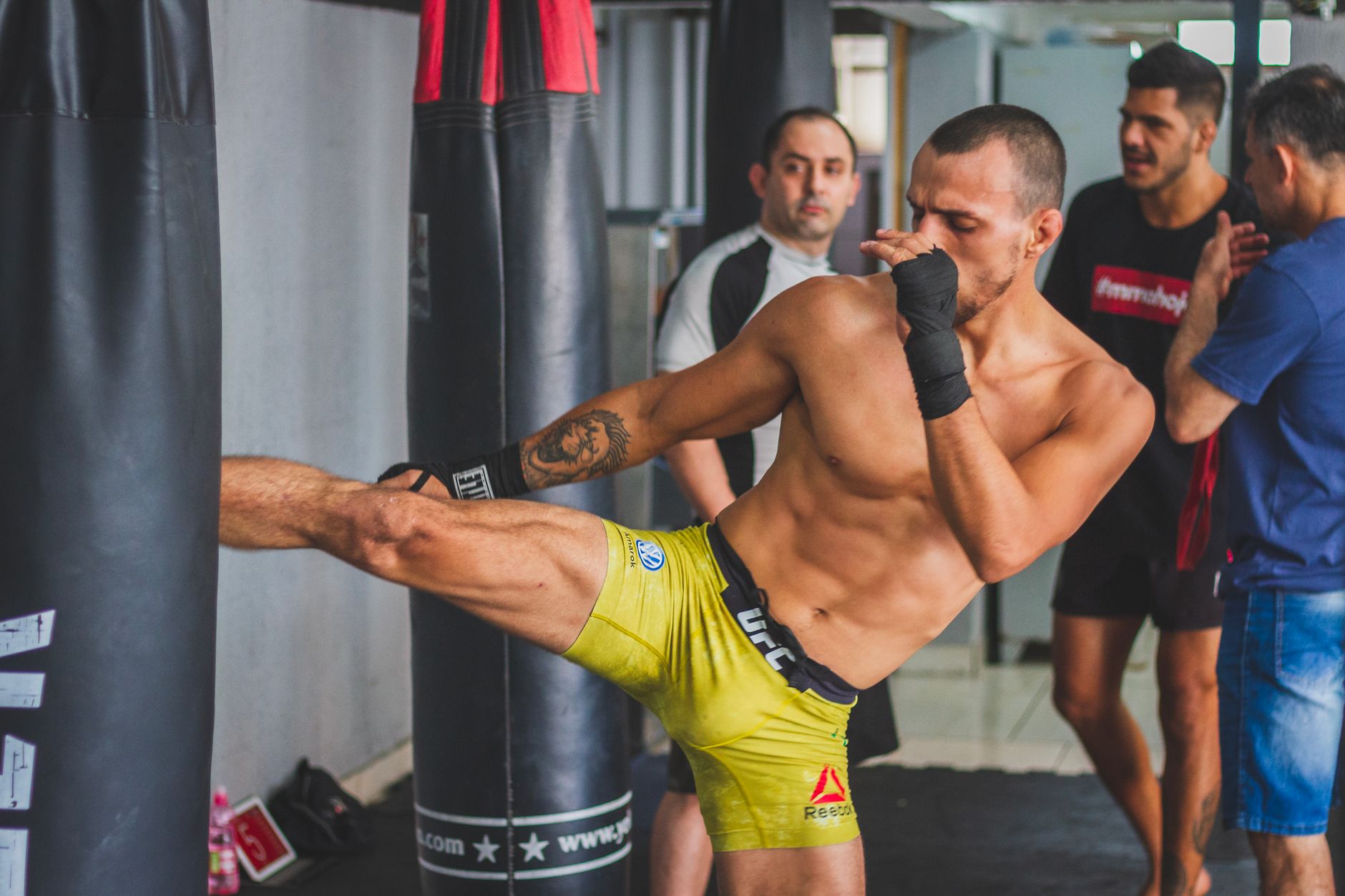 El Caos de UFC Perth: Carlos Prates y la Intriga de Topuria