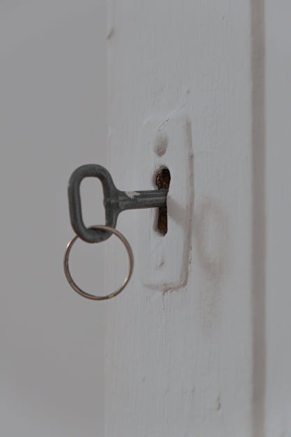 How to open a locked door without a keyhole