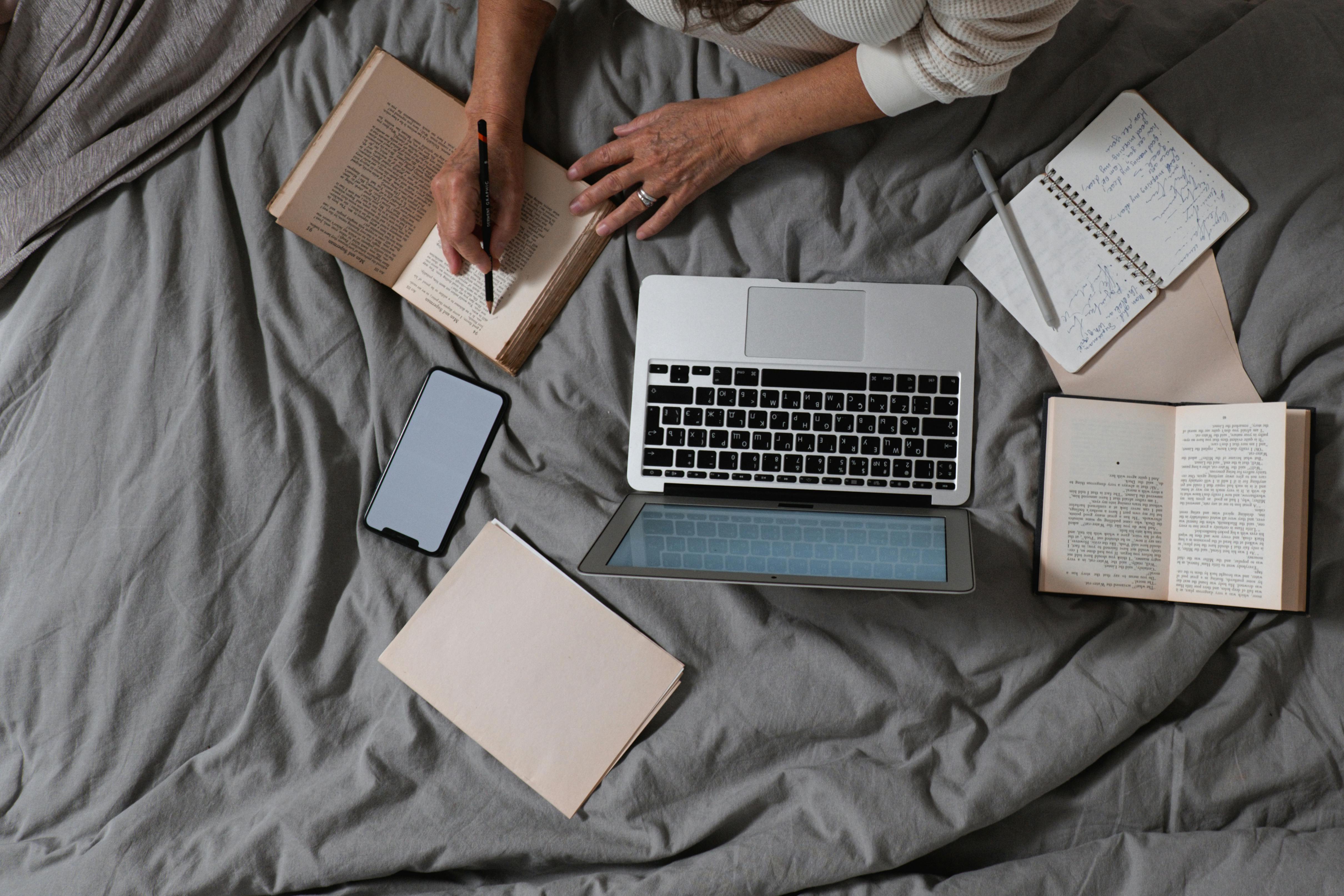 laptop and notebook cozy home lifestyle photo 2