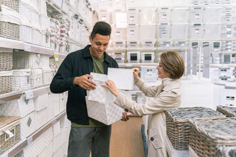 Everything You Need to Know to Buy the Perfect Storage Shelf in Gurgaon at Hanamori Shop Professional illustration of a person buying a storage shelf in Gurgaon