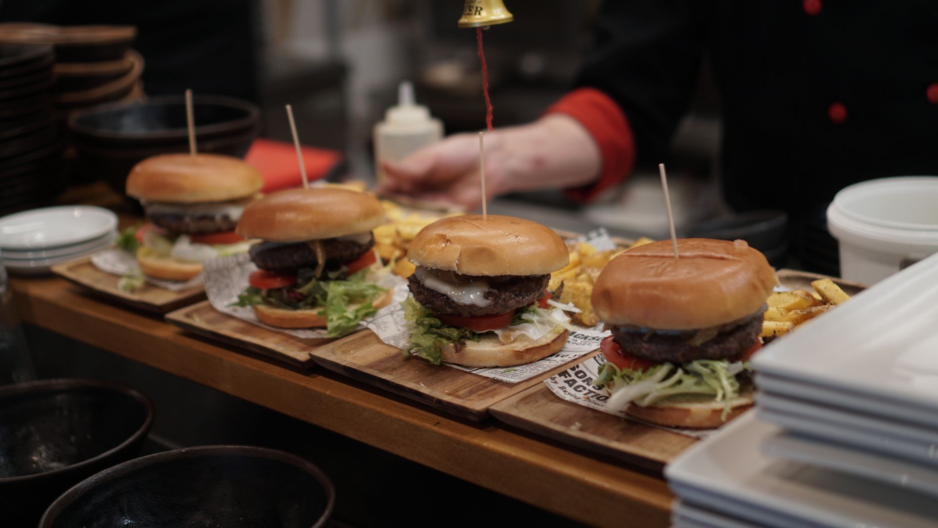 East Bay Gourmet Burger Spot Closes Doors After Seven Years Amid Rising Regional Operating Costs