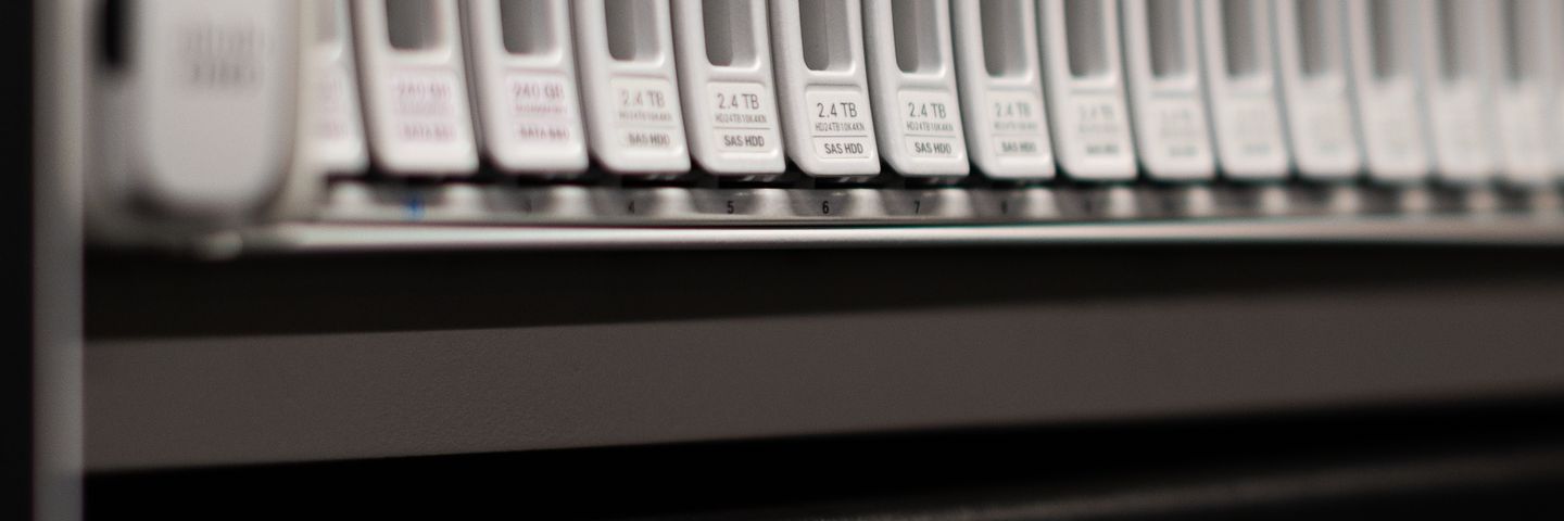 データセンターのサーバー設備のイメージ写真