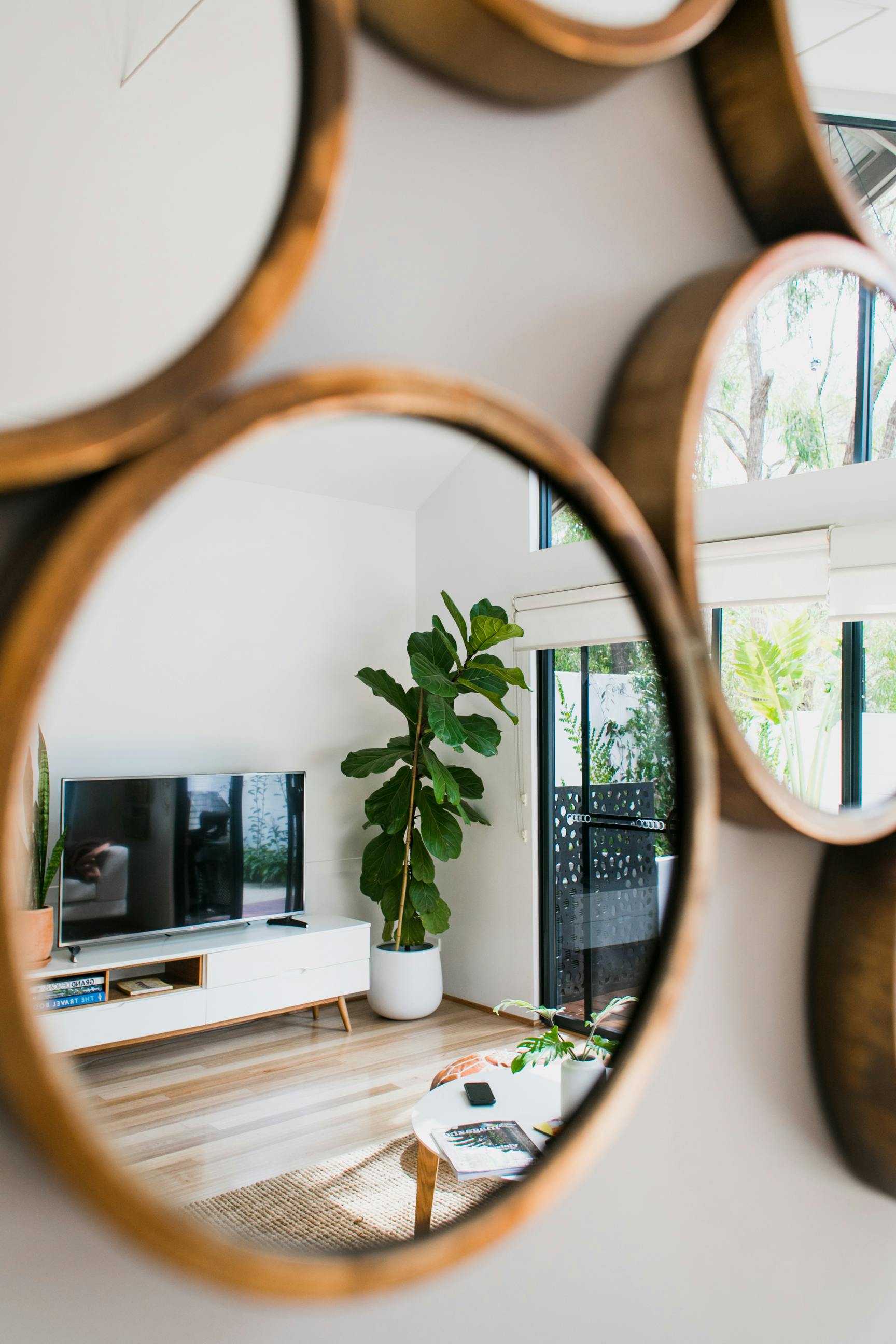 Mirrors reflecting interior of modern lounge · Free Stock Photo