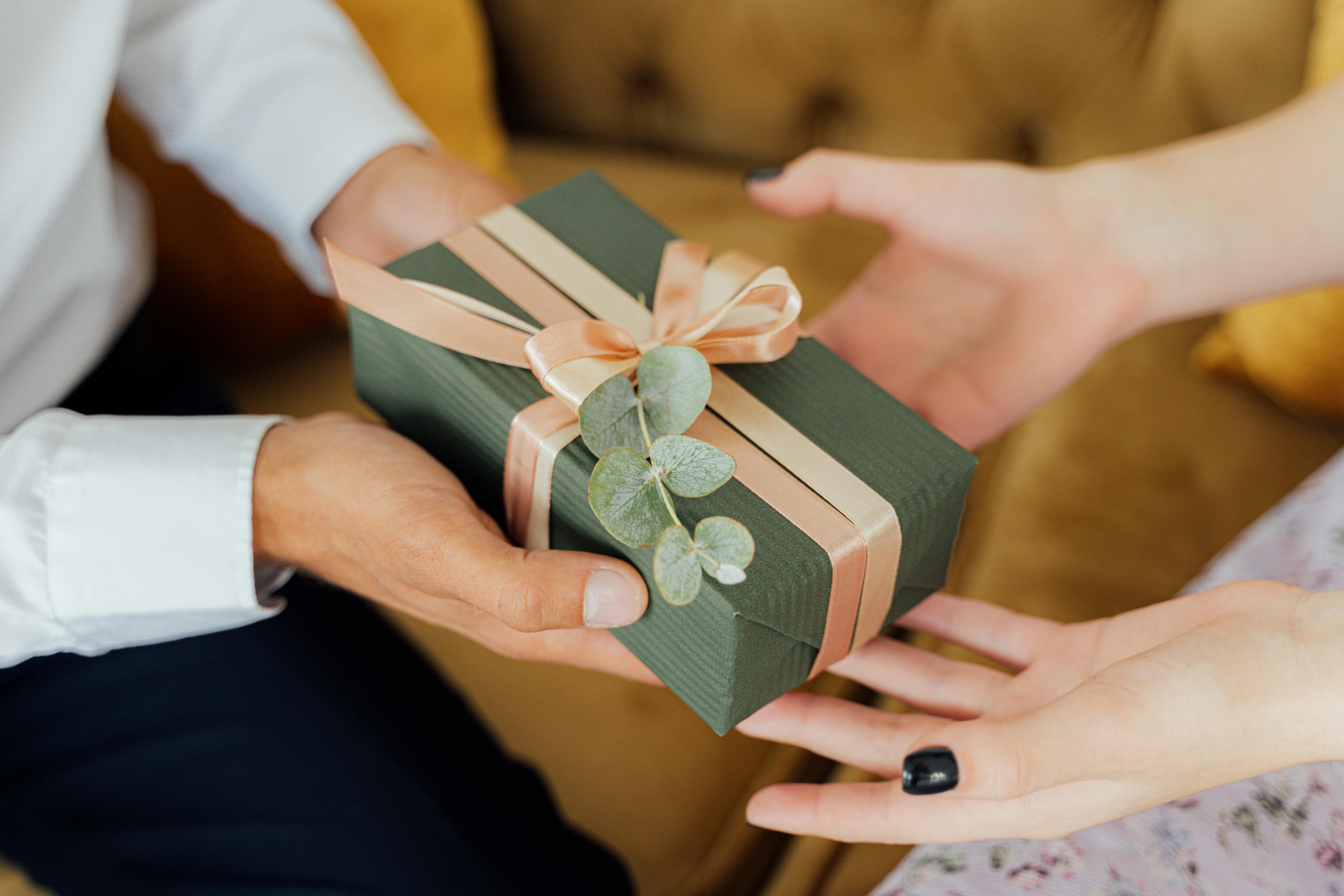 The Psychology of Gift Giving: Why We Give and How It Makes Us Feel