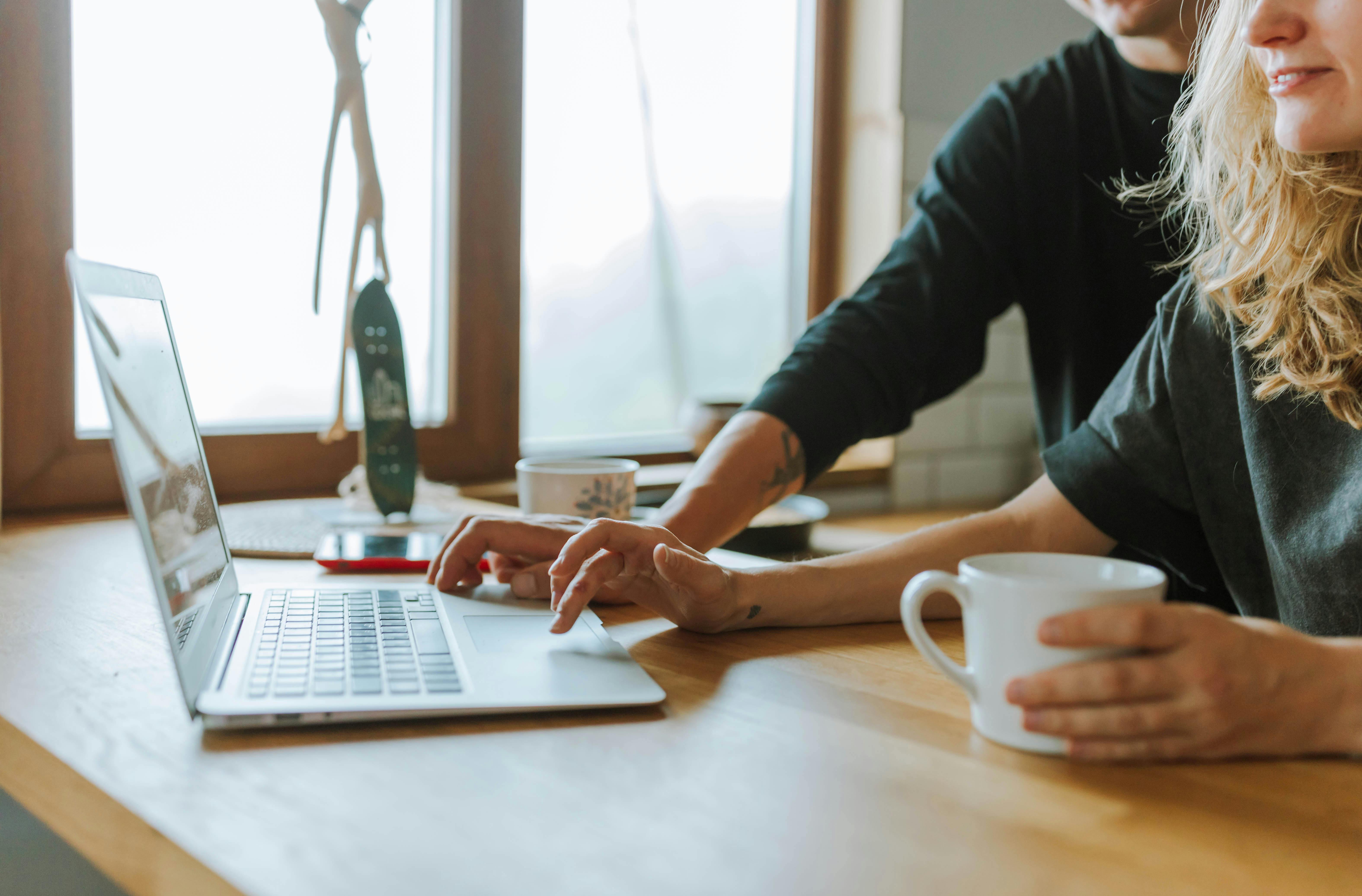 Fotos de stock gratuitas de adentro, adulto, bailar