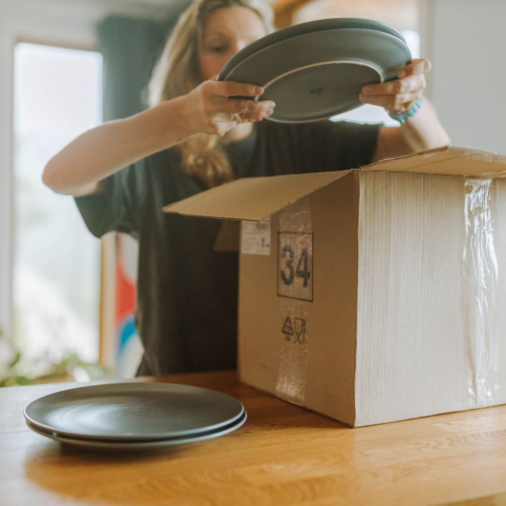 Alcester — professional packers wrapping and boxing belongings