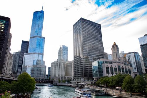 Free Stunning Chicago cityscape with iconic skyscrapers and river view. Stock Photo