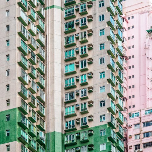 Foto d'estoc gratuïta de balcons, bloc residencial, finestres