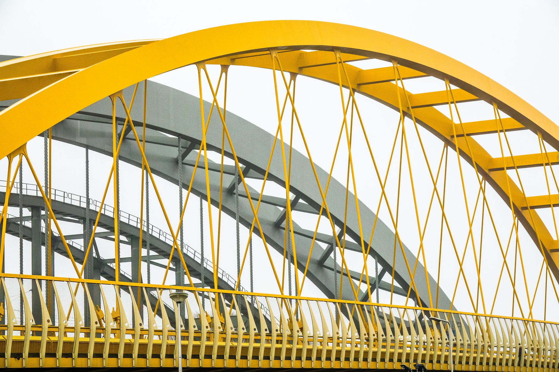Hardenbergerbrug köprüsü trafiğe kapatılmış durumda