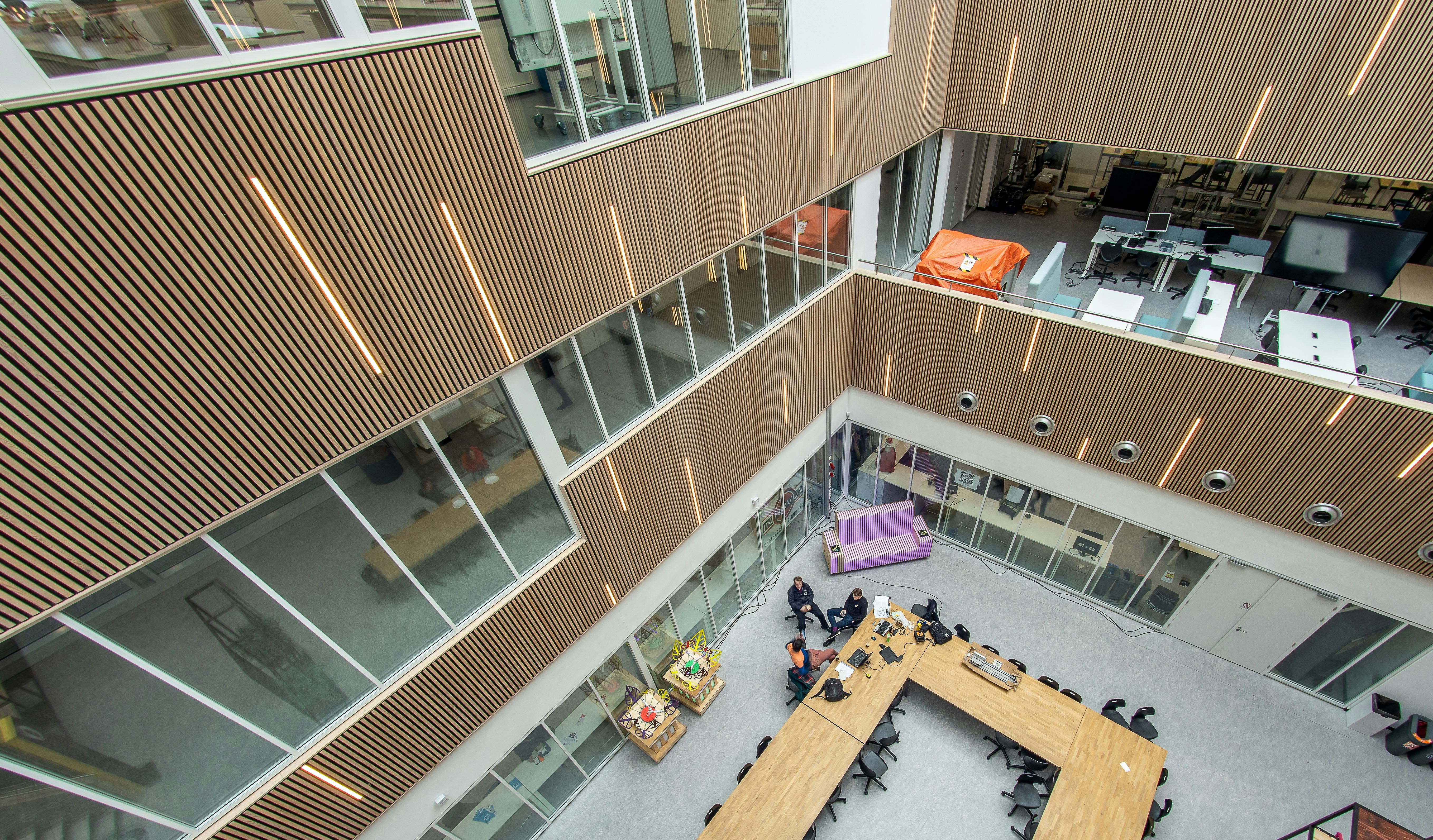 k-12 learning hub — Photo by Mike van Schoonderwalt on Pexels