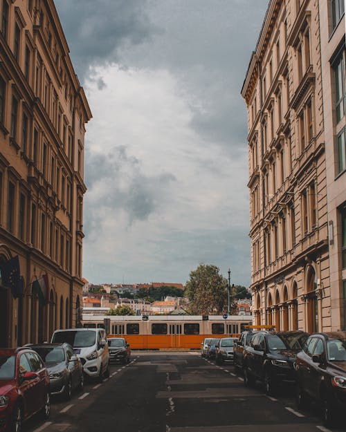 Základová fotografie zdarma na téma architektura, auta, automobilový průmysl