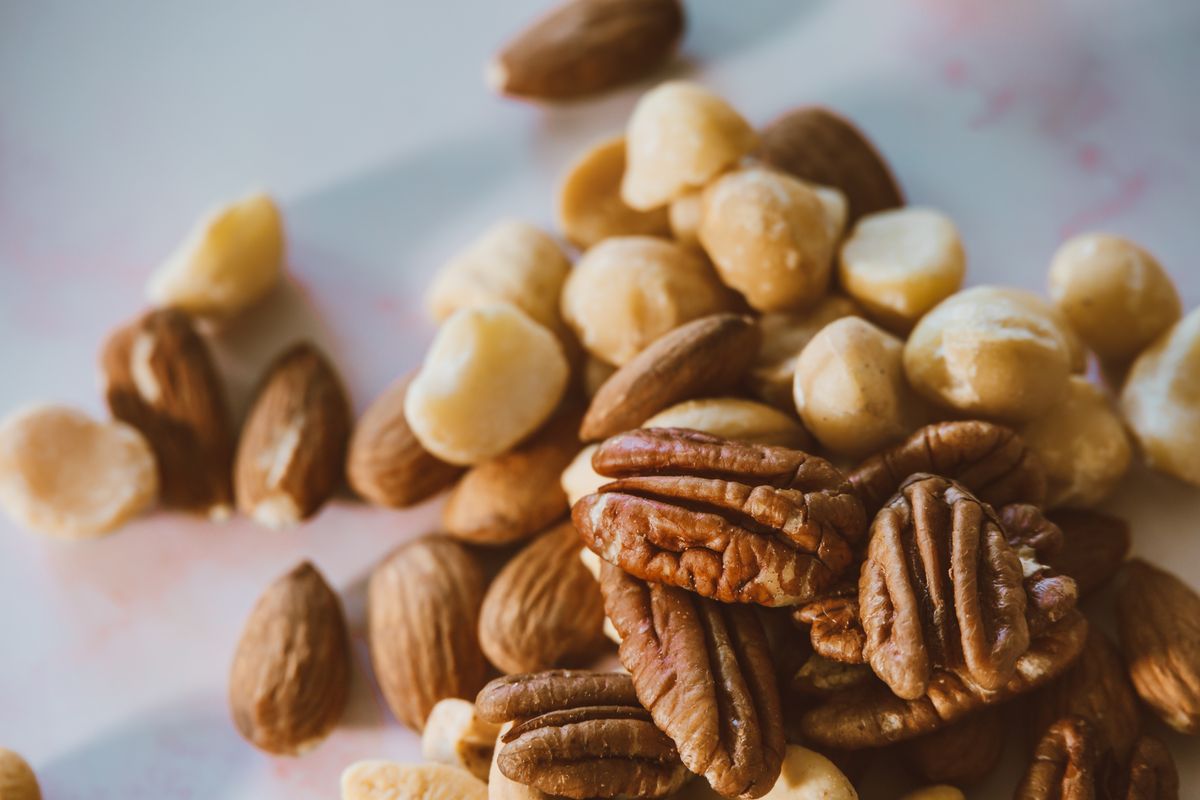 Noyaux et pépins toxiques : lesquels éviter - Quels symptômes peuvent apparaître en cas d’ingestion excessive ?