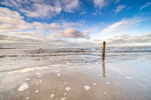 Fotobanka s bezplatnými fotkami na tému krajina pri mori, morský breh, mraky
