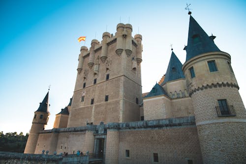 açık hava, alcazar de segovia, antik içeren Ücretsiz stok fotoğraf