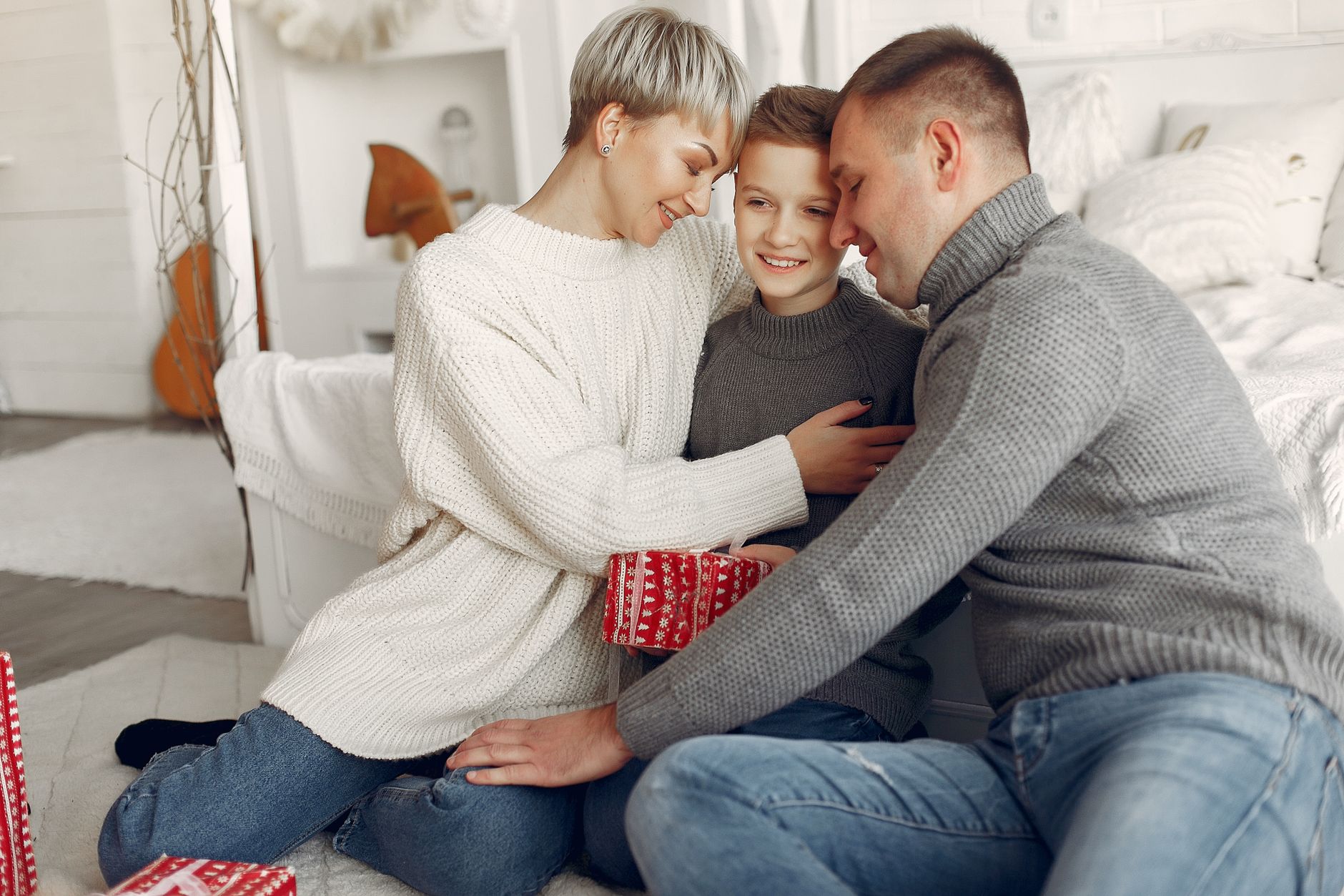 Vatertagsgeschenke für Papas: Kleidung, Bademantel und Fanartikel