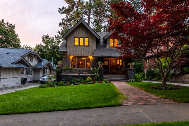 Outdoor & landscape lighting