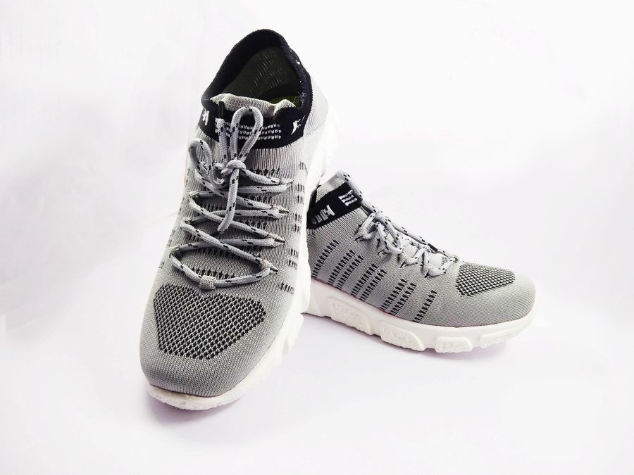 Men Grey Sports Shoes