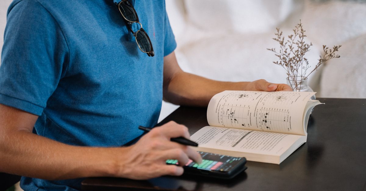 Must-read investment books that revolutionized market analysis Must-read investment books that revolutionized market analysis