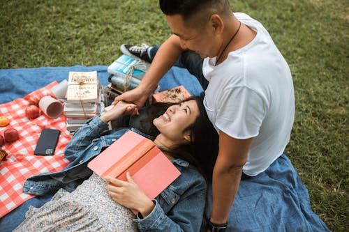 Free Couple Having a Picnic Stock Photo