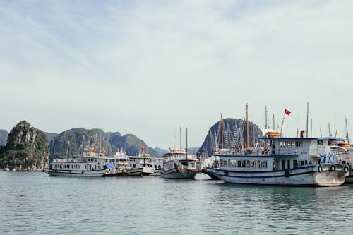 Δωρεάν στοκ φωτογραφιών με βάρκες, βράχια, θάλασσα Φωτογραφία από στοκ φωτογραφιών