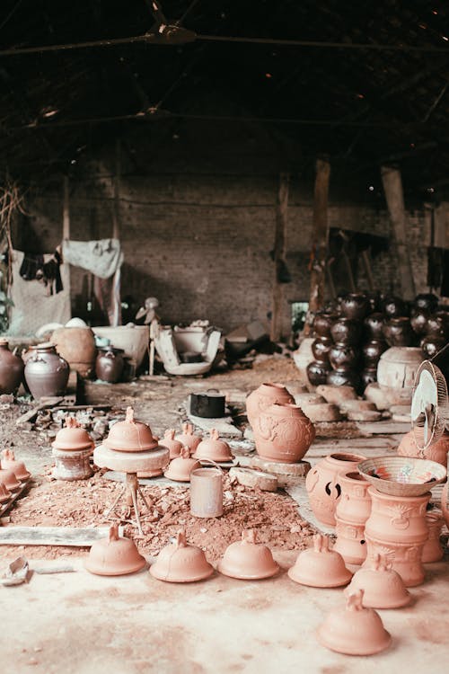 Free Cloy Pots in the Workshop Stock Photo