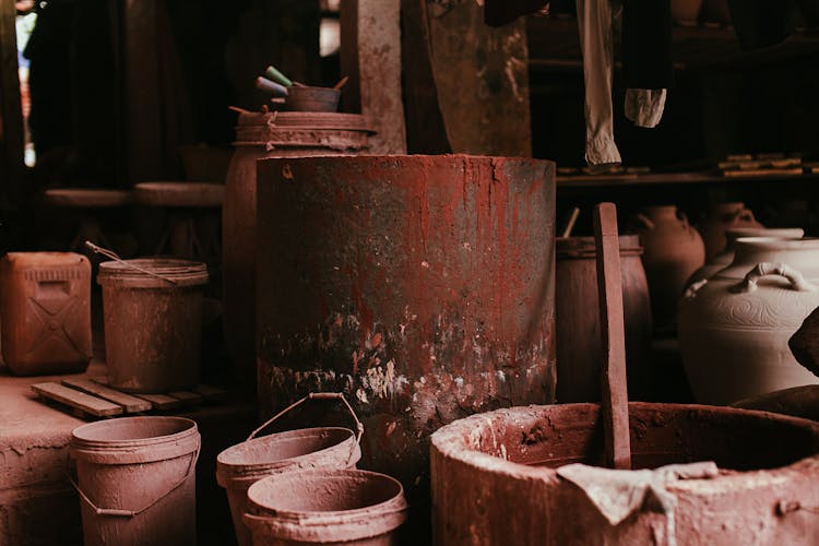 Used Paint Buckets And Barrels 