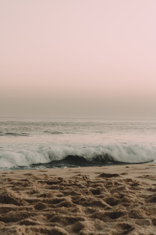 Ocean Waves Crashing on the Shore