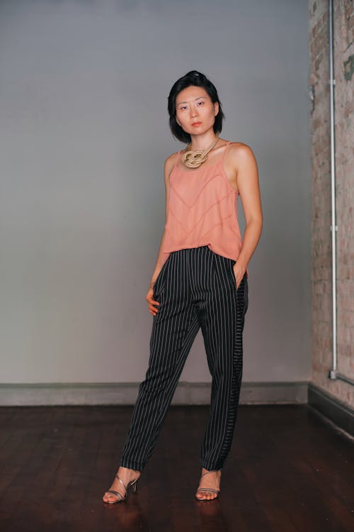 亞洲女人, 垂直拍摄, 時尚 的 免费素材图片