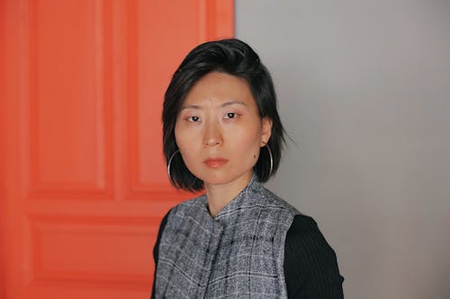 Ilmainen kuvapankkikuva tunnisteilla aasialainen nainen, harmaa liivi, muoti