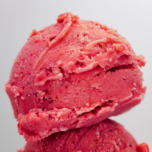 Free Delicious strawberry ice cream close-up showcasing texture and vibrant color. Stock Photo