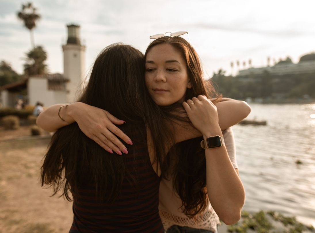 Online dating: starting a conversation on a niche platform