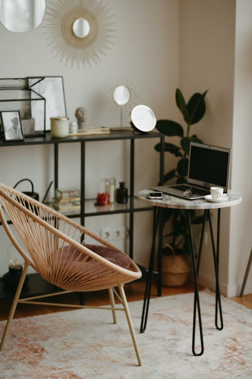 Ordinateur Portable Noir Sur Table