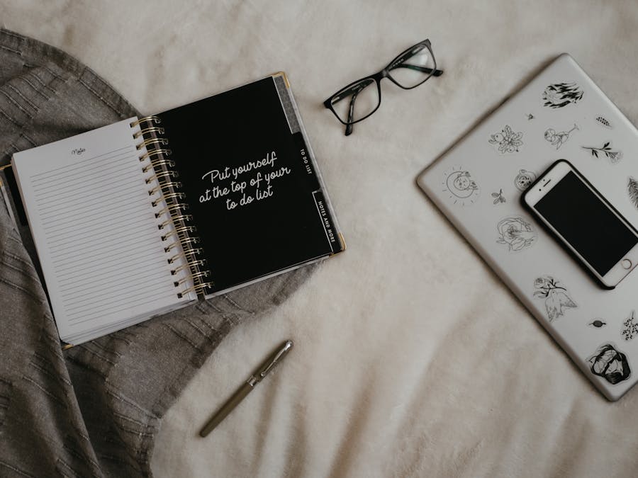 How do you make money from Instagram at home?