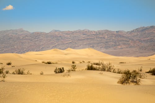 aşırı arazi, çöl, dağlar içeren Ücretsiz stok fotoğraf