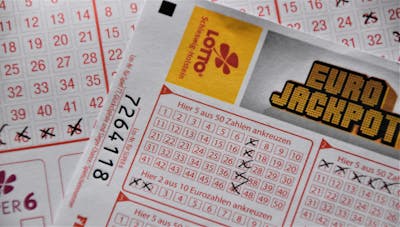 "Unspectacular Draw: How EuroMillions' Lowjackpot Boosts Lottery Engagement!"