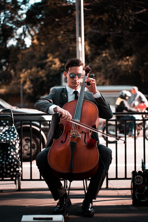 Free Man Playing Cielo Stock Photo