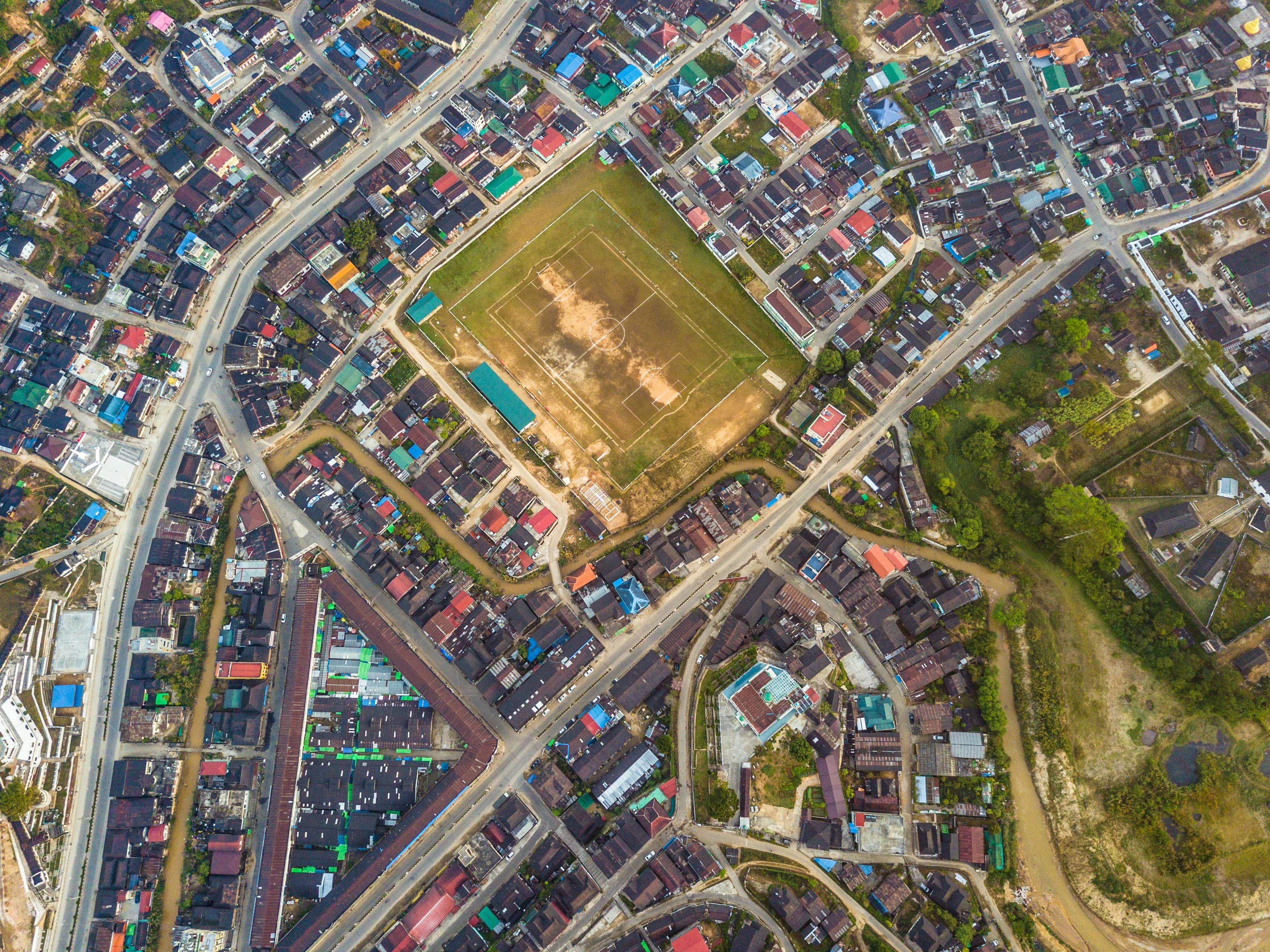 The Power of Local: Why Strategic Community Engagement Drives Success for Global Household Brands — Photo by Tony  Wu on Pexe