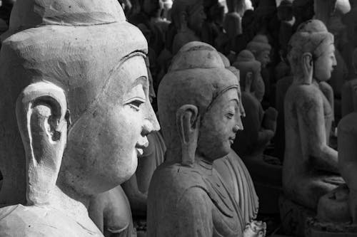Buda, gri tonlama, gri tonlamalı fotoğrafçılık içeren Ücretsiz stok fotoğraf