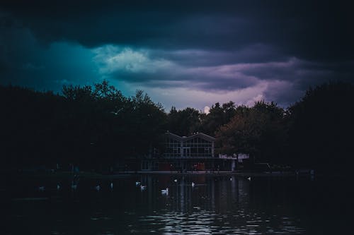 Kostenloses Stock Foto zu blauer himmel, dramatisch, dramatischer himmel