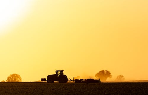 Безкоштовне стокове фото на тему «поле, силует, сільське господарство»