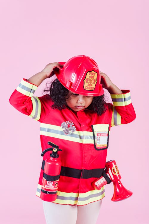 Kostnadsfri bild av allvarlig, barn, brandman