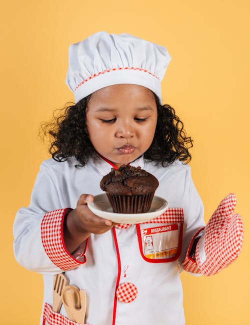 Petit Enfant Portant Un Costume De Boulanger