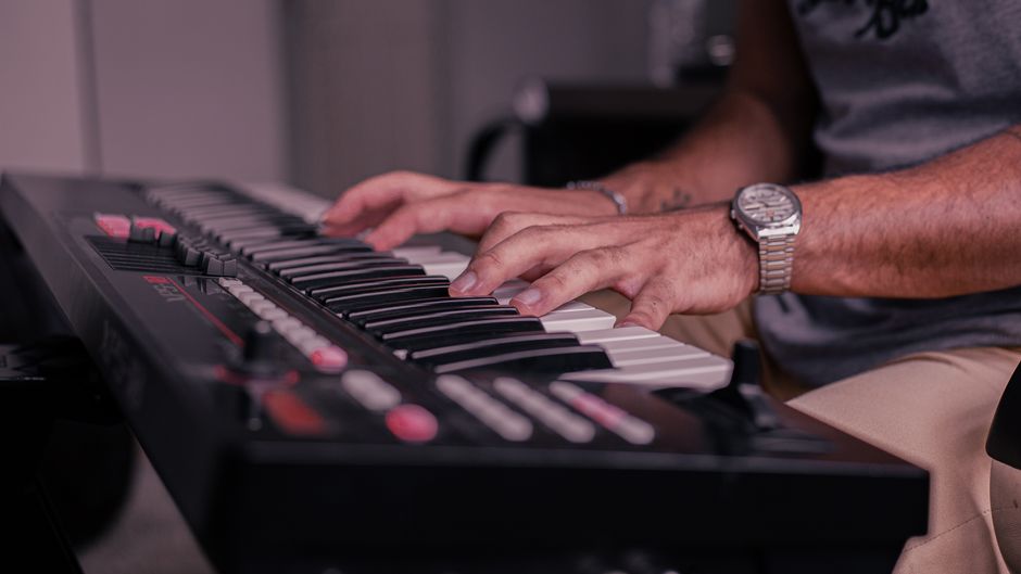 Villano Records lanza 'Ritmo Mestizo': fusión de reggaetón vasco y ritmos caribeños revoluciona 2026