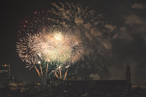 Fotobanka s bezplatnými fotkami na tému budovy, dym, iskrivý