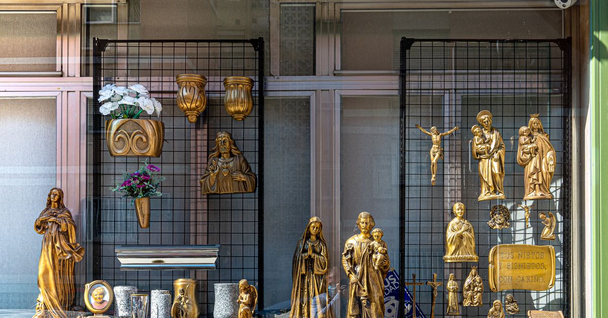 7 Modern-Day Saints You Haven't Heard Of (But Should Follow)