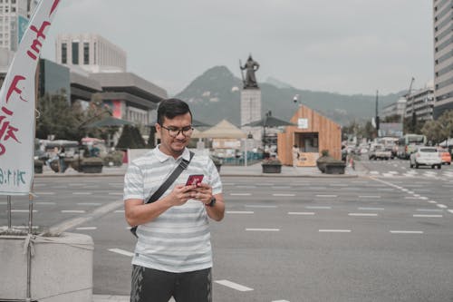 남자, 문자 메시지, 스마트폰의 무료 스톡 사진